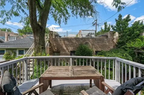2230 West Leland Avenue Chicago IL 60625