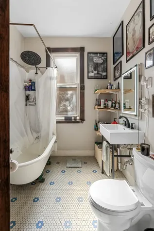 2230 West Leland Avenue Chicago IL 60625