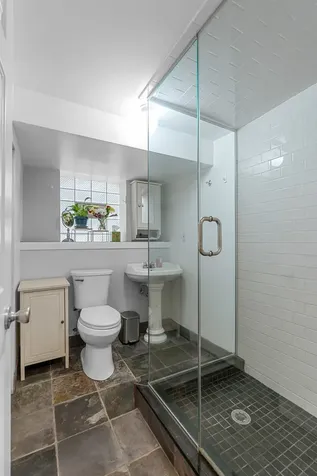 2230 West Leland Avenue Chicago IL 60625