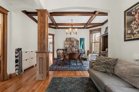 2230 West Leland Avenue Chicago IL 60625