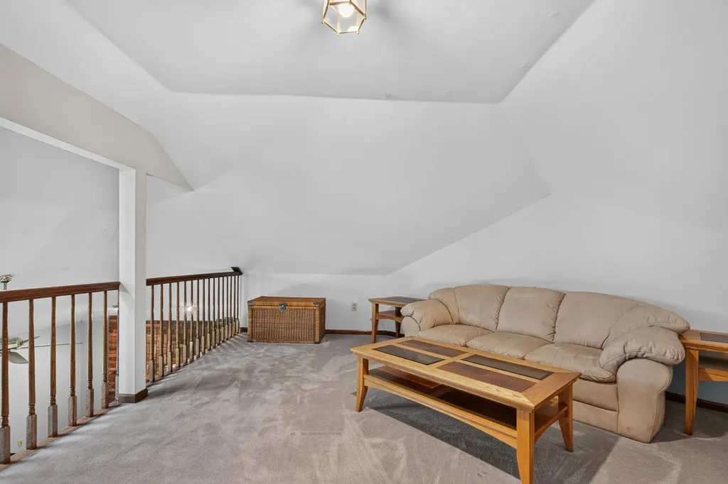 570 North Ellsworth Avenue Addison IL 60101
