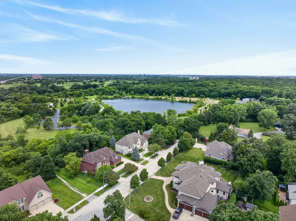 570 North Ellsworth Avenue Addison IL 60101