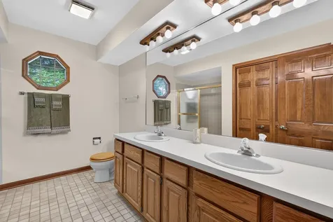 570 North Ellsworth Avenue Addison IL 60101