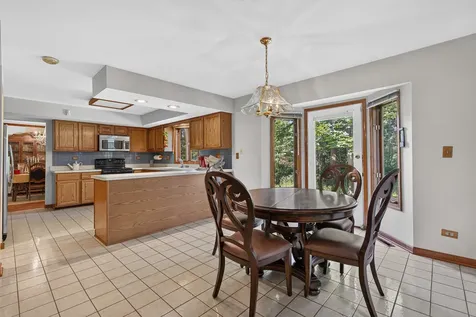 570 North Ellsworth Avenue Addison IL 60101