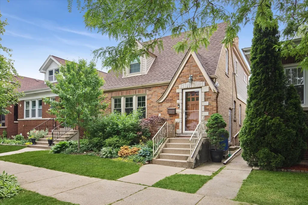 5321 West Pensacola Avenue Chicago IL 60641