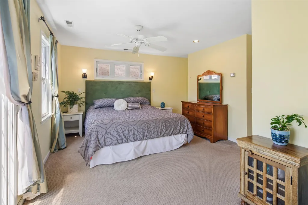 5321 West Pensacola Avenue Chicago IL 60641