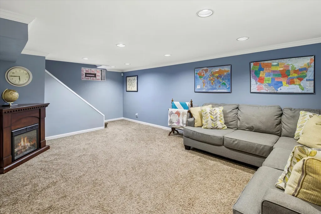 5321 West Pensacola Avenue Chicago IL 60641