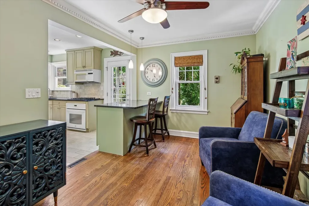 5321 West Pensacola Avenue Chicago IL 60641