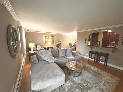 9009 Golf Road Des Plaines IL 60016