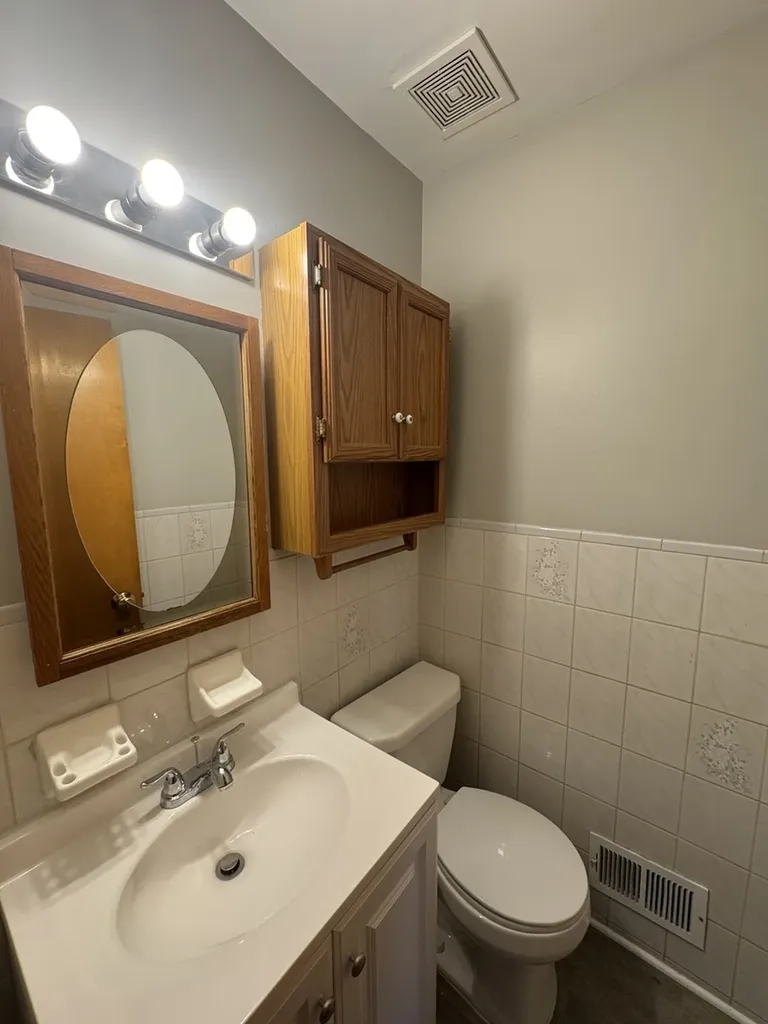 4329 West 77th Place Chicago IL 60652