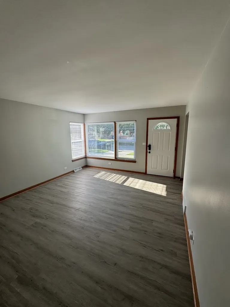 4329 West 77th Place Chicago IL 60652