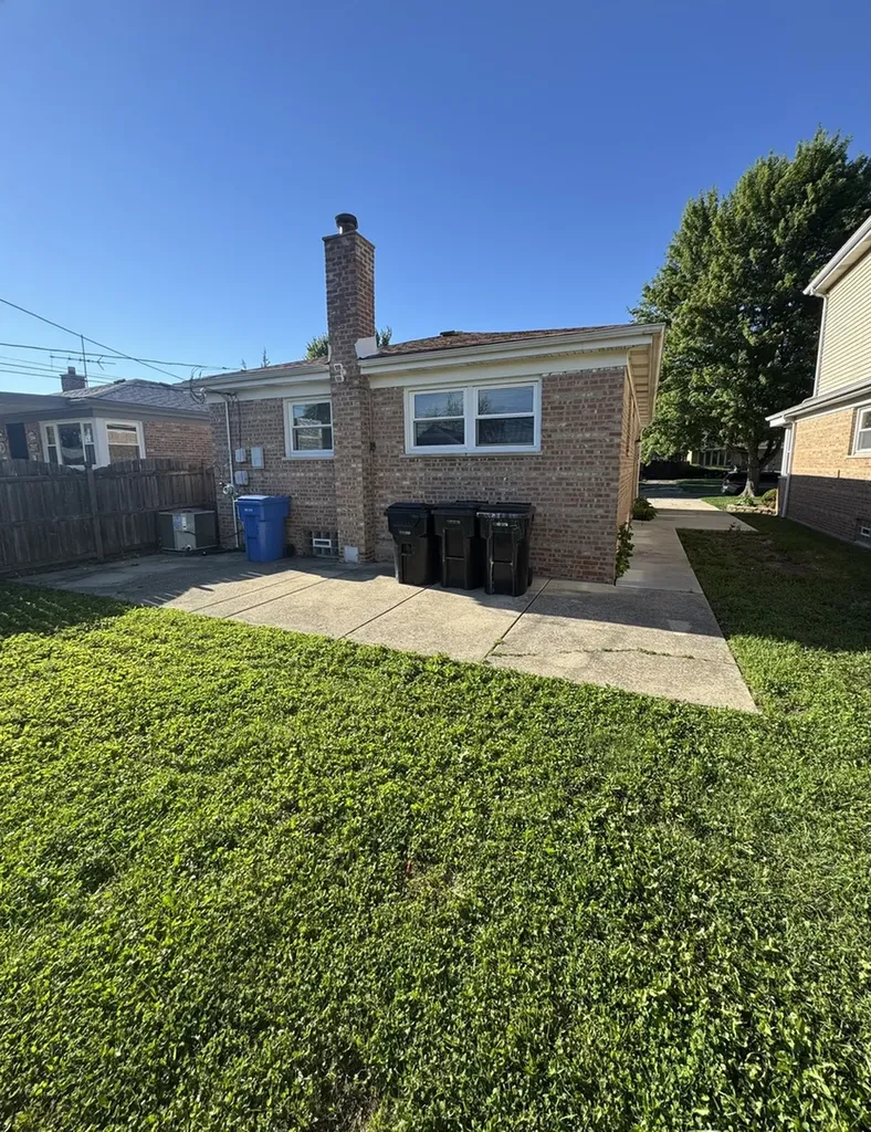 4329 West 77th Place Chicago IL 60652