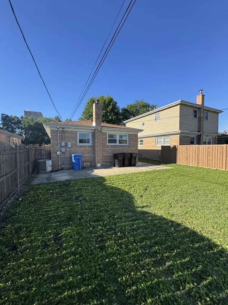 4329 West 77th Place Chicago IL 60652