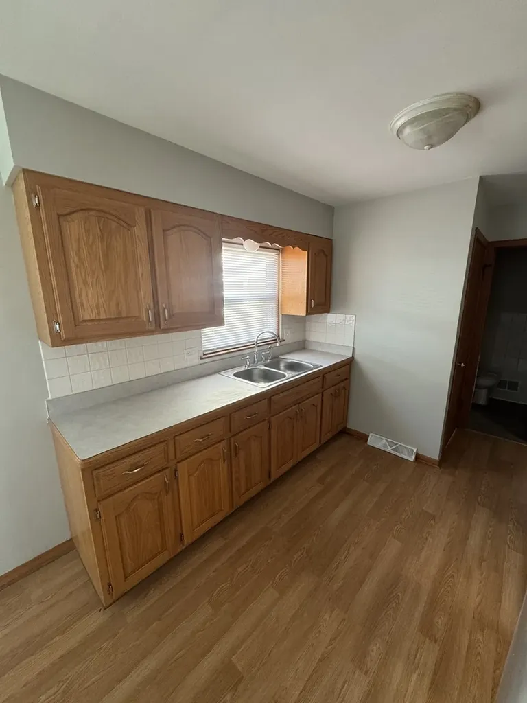 4329 West 77th Place Chicago IL 60652