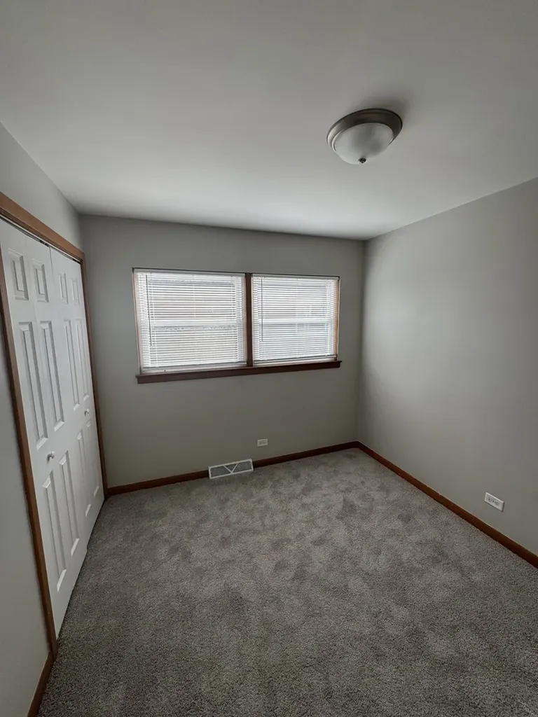 4329 West 77th Place Chicago IL 60652