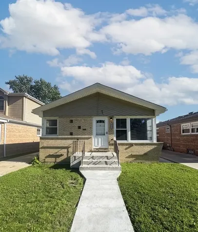 4329 West 77th Place Chicago IL 60652