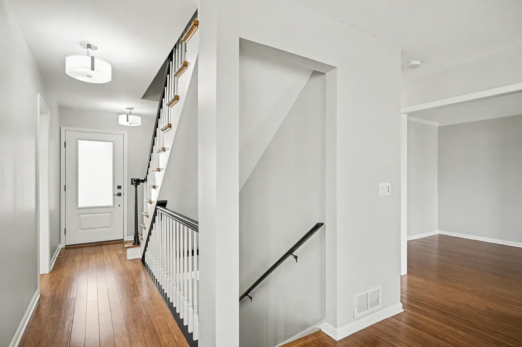 416 Lawrence Avenue Glen Ellyn IL 60137
