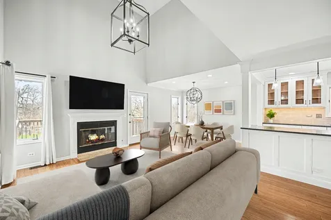 416 Lawrence Avenue Glen Ellyn IL 60137