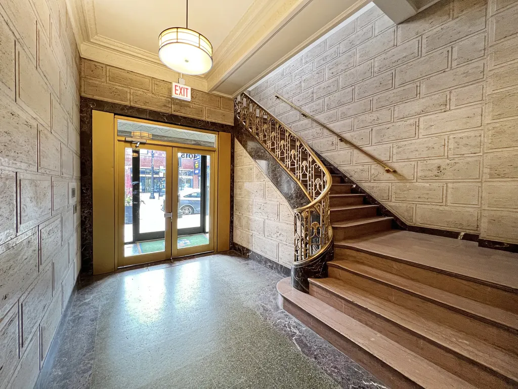 4015 North Milwaukee Avenue Chicago IL 60641