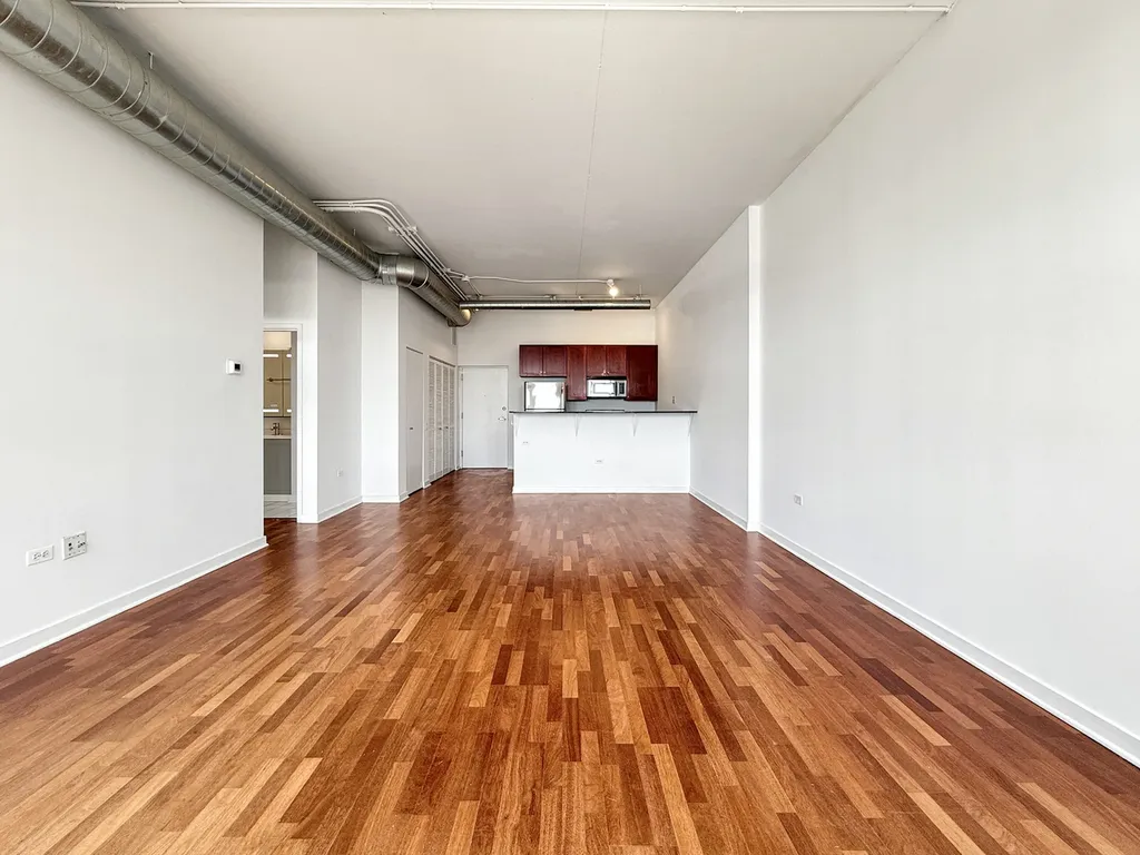 4015 North Milwaukee Avenue Chicago IL 60641