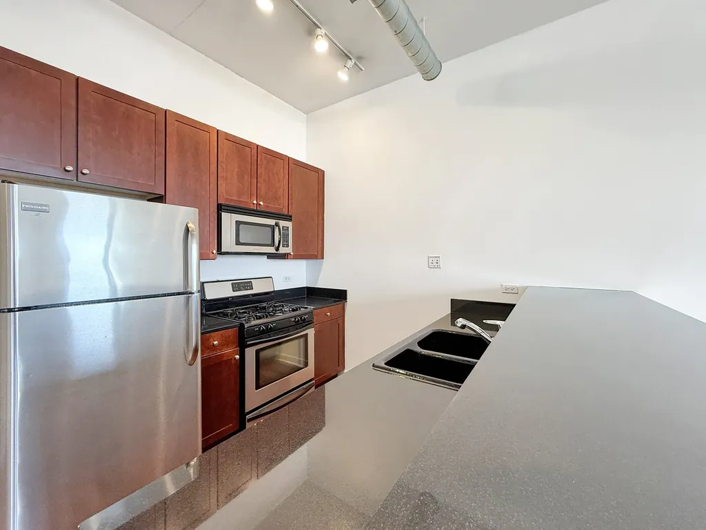 4015 North Milwaukee Avenue Chicago IL 60641