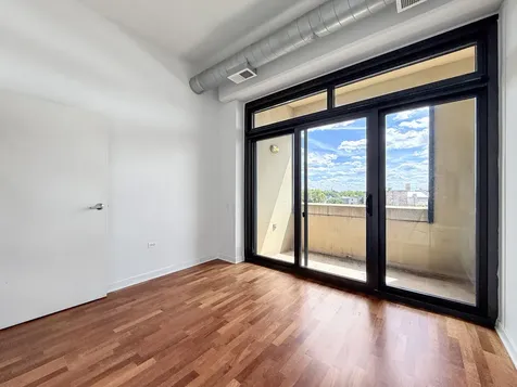 4015 North Milwaukee Avenue Chicago IL 60641