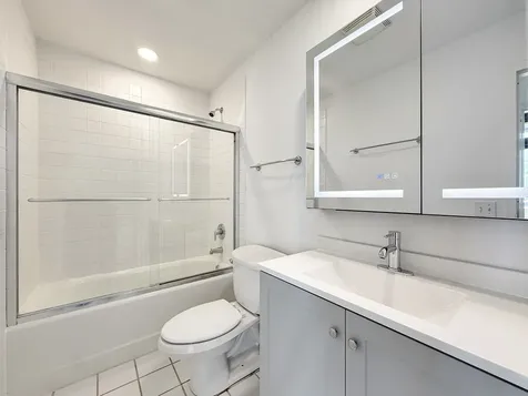 4015 North Milwaukee Avenue Chicago IL 60641