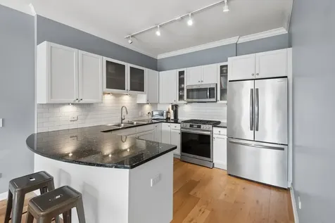 1429 North Wells Street Chicago IL 60610