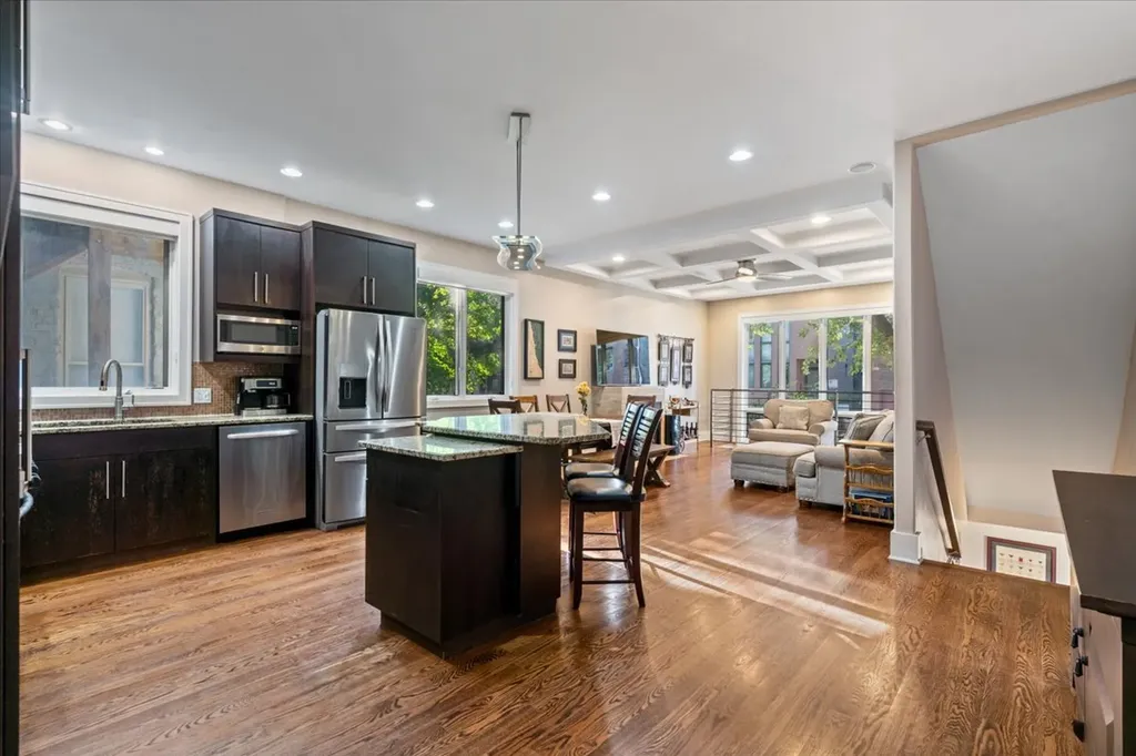 2455 West Walton Street Chicago IL 60622