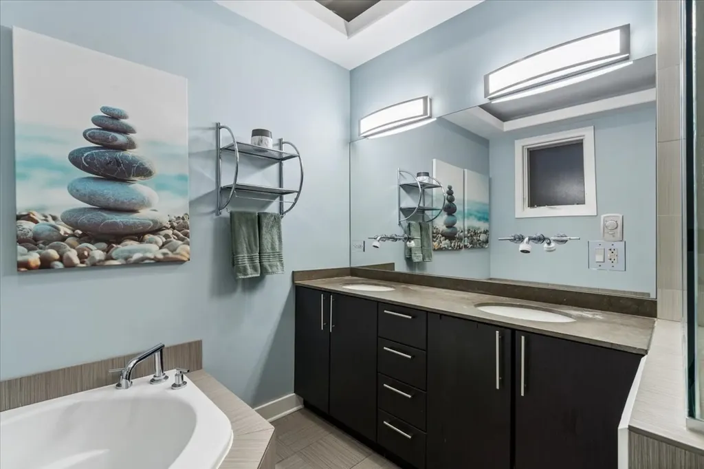 2455 West Walton Street Chicago IL 60622
