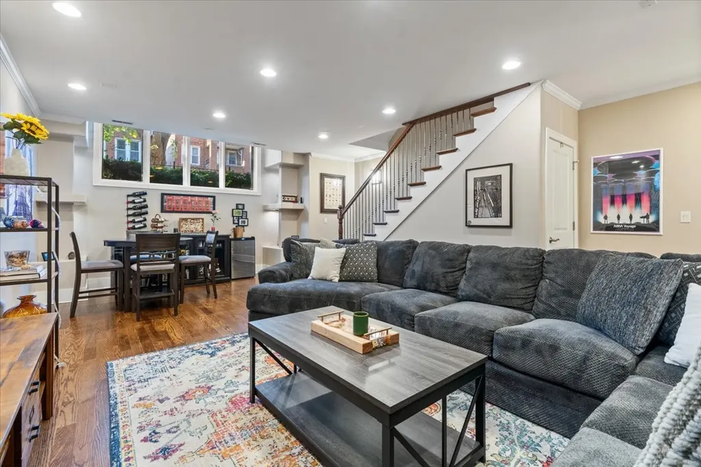2455 West Walton Street Chicago IL 60622