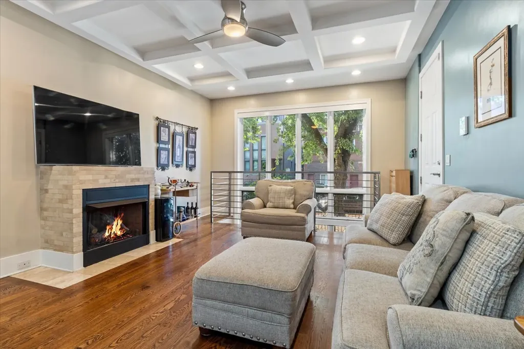 2455 West Walton Street Chicago IL 60622
