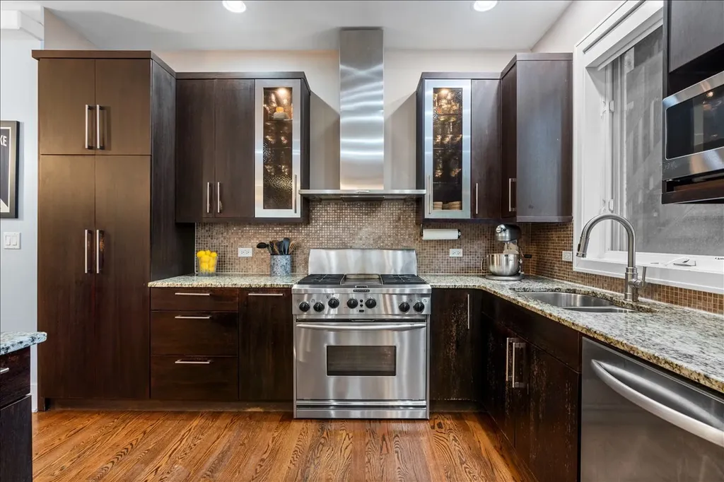 2455 West Walton Street Chicago IL 60622