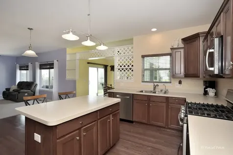 3283 Pinewood Drive Yorkville IL 60560