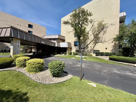 5840 West 104th Street Oak Lawn IL 60453