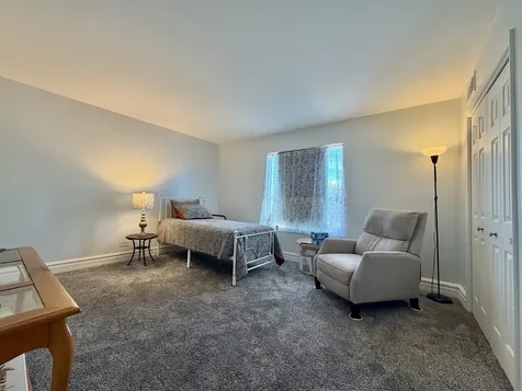 5840 West 104th Street Oak Lawn IL 60453