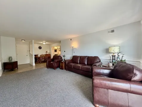 5840 West 104th Street Oak Lawn IL 60453