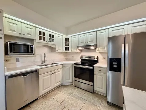 5840 West 104th Street Oak Lawn IL 60453