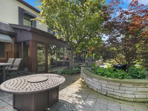 912 Burnham Court Glenview IL 60025