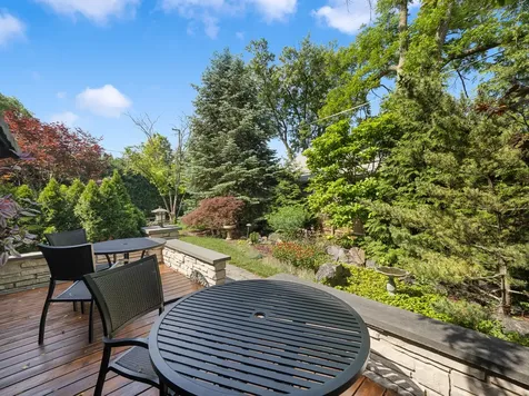 912 Burnham Court Glenview IL 60025