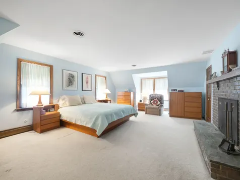 912 Burnham Court Glenview IL 60025