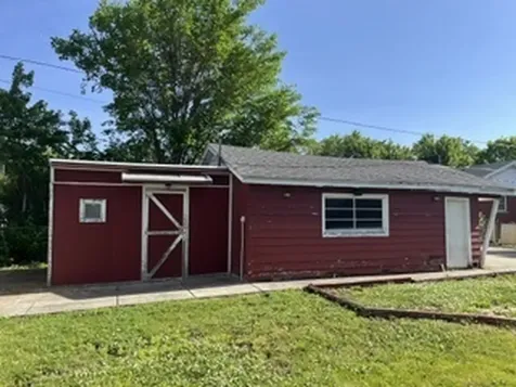 17724 Henry Street Lansing IL 60438