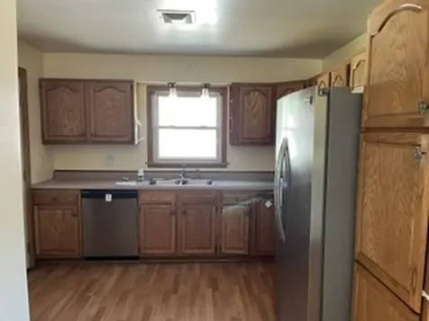 17724 Henry Street Lansing IL 60438