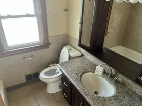 17724 Henry Street Lansing IL 60438