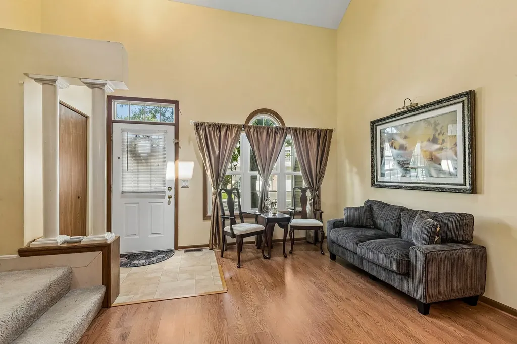 459 Davinci Circle Bolingbrook IL 60440
