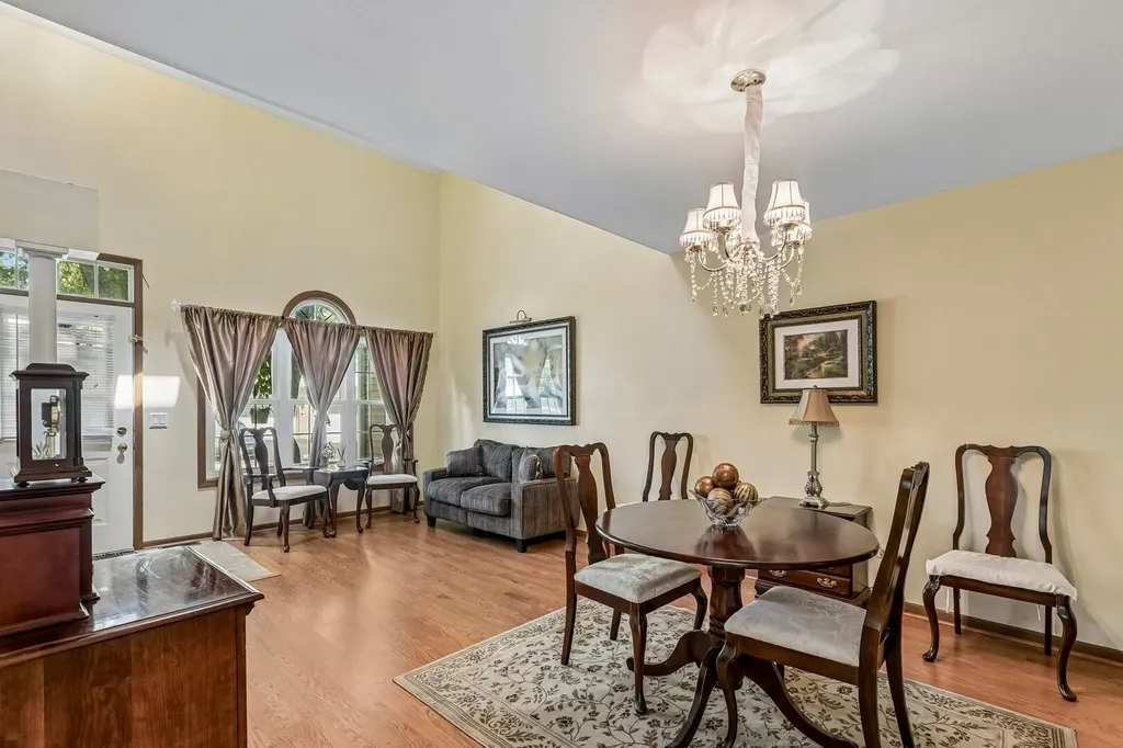 459 Davinci Circle Bolingbrook IL 60440