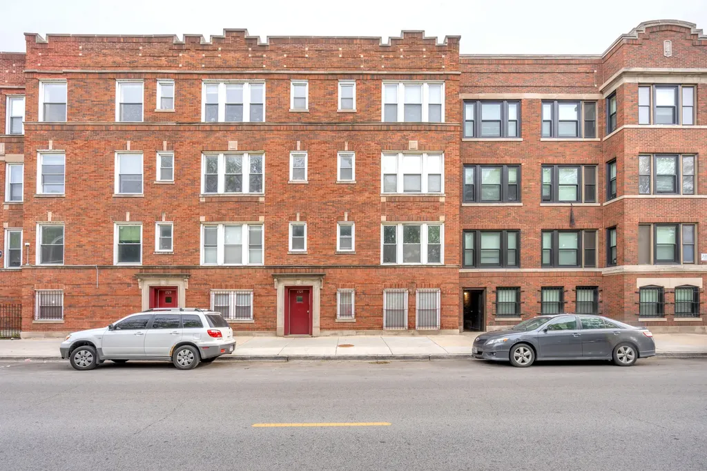 6706 South Ridgeland Avenue Chicago IL 60649