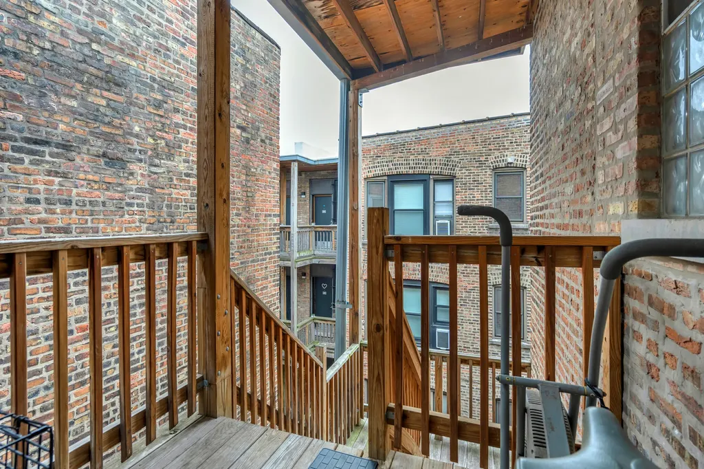 6706 South Ridgeland Avenue Chicago IL 60649
