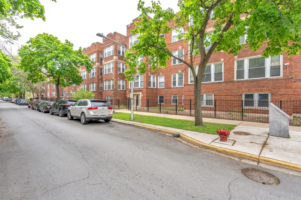 6706 South Ridgeland Avenue Chicago IL 60649