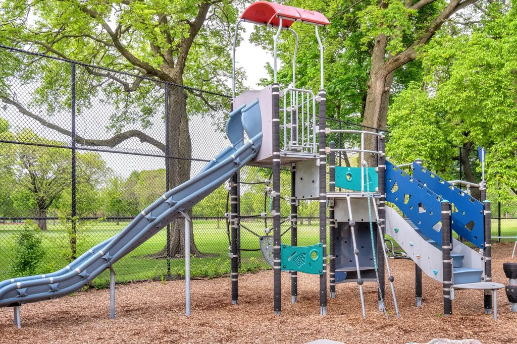 6706 South Ridgeland Avenue Chicago IL 60649